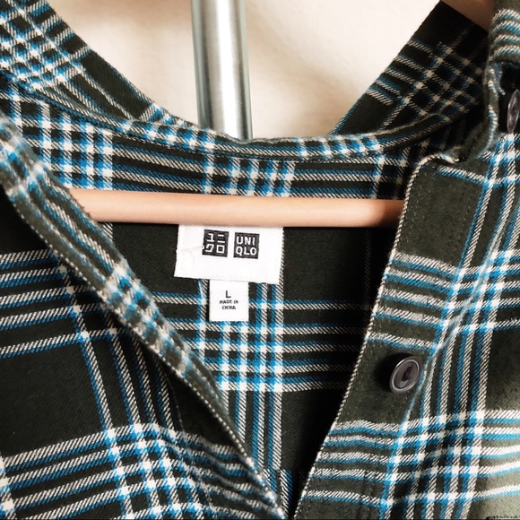🎁Uniqlo Oversized High Low Plaid Button Up - Picture 6 of 8